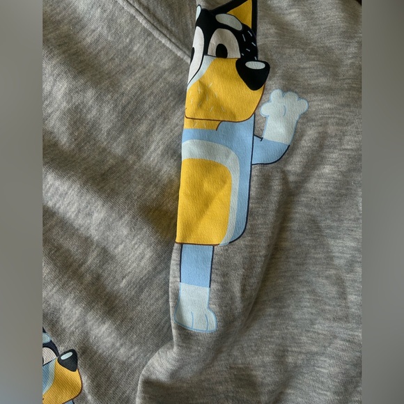 NEW Women’s Bluey Graphic Sweatshirt. - Picture 5 of 10